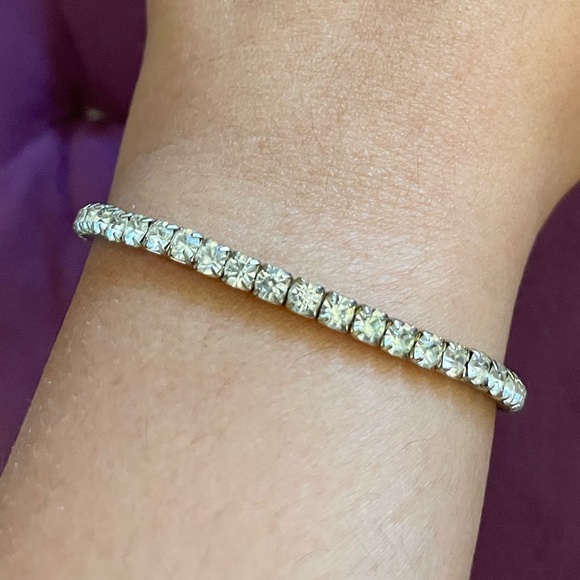 Classic white zircon stone tennis bracelet - Picture 3 of 5